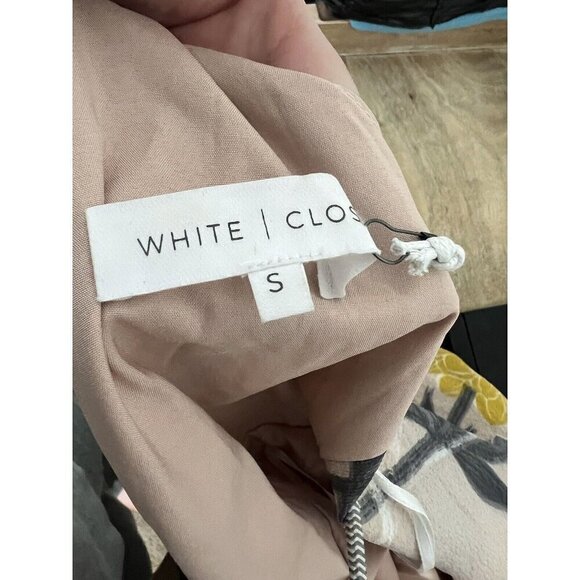 NWT White Closet Floral Jumpsuit Romper Pink Size Small Deep V Neck - Picture 9 of 10